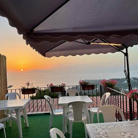 Le Ginestre Di Capri Bb & Holiday House อนากาปรี ภายนอก รูปภาพ