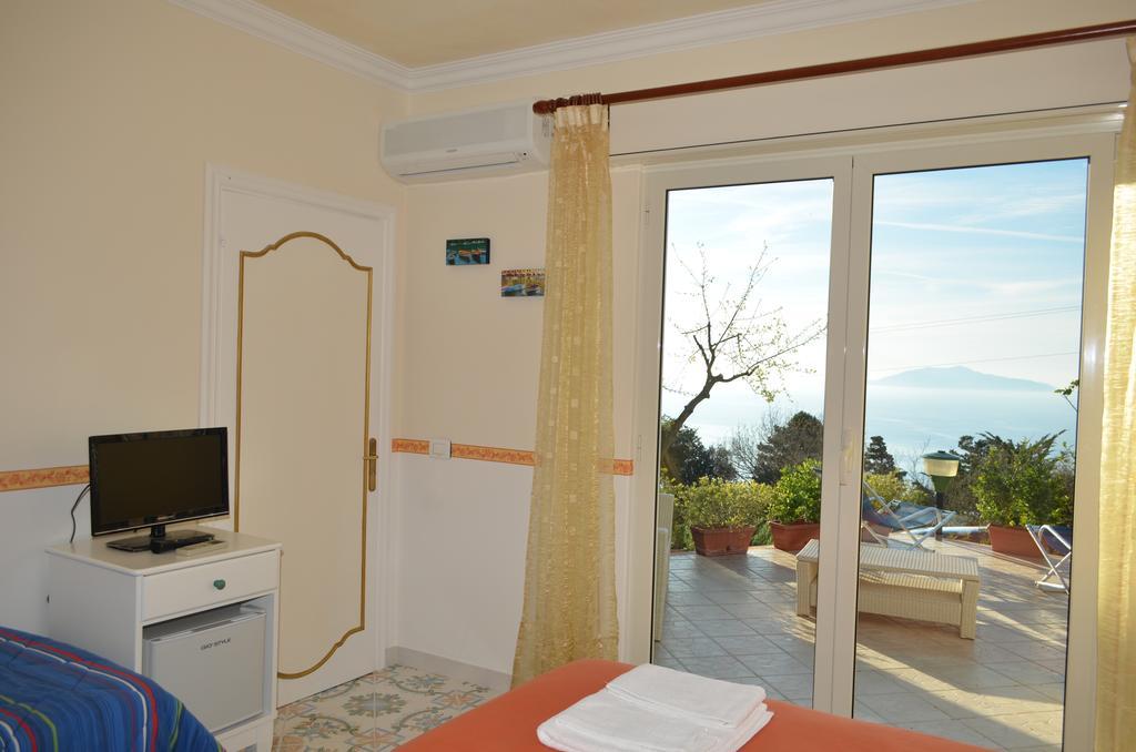 Le Ginestre Di Capri Bb & Holiday House อนากาปรี ภายนอก รูปภาพ