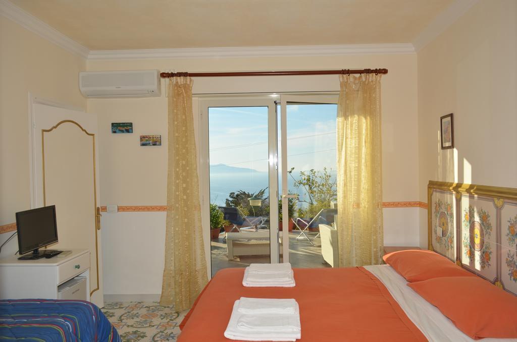 Le Ginestre Di Capri Bb & Holiday House อนากาปรี ภายนอก รูปภาพ