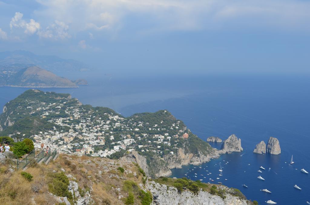 Le Ginestre Di Capri Bb & Holiday House อนากาปรี ภายนอก รูปภาพ