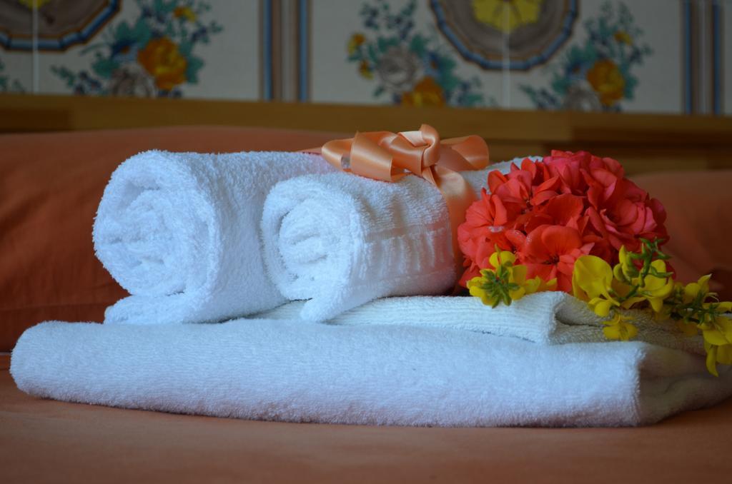 Le Ginestre Di Capri Bb & Holiday House อนากาปรี ภายนอก รูปภาพ