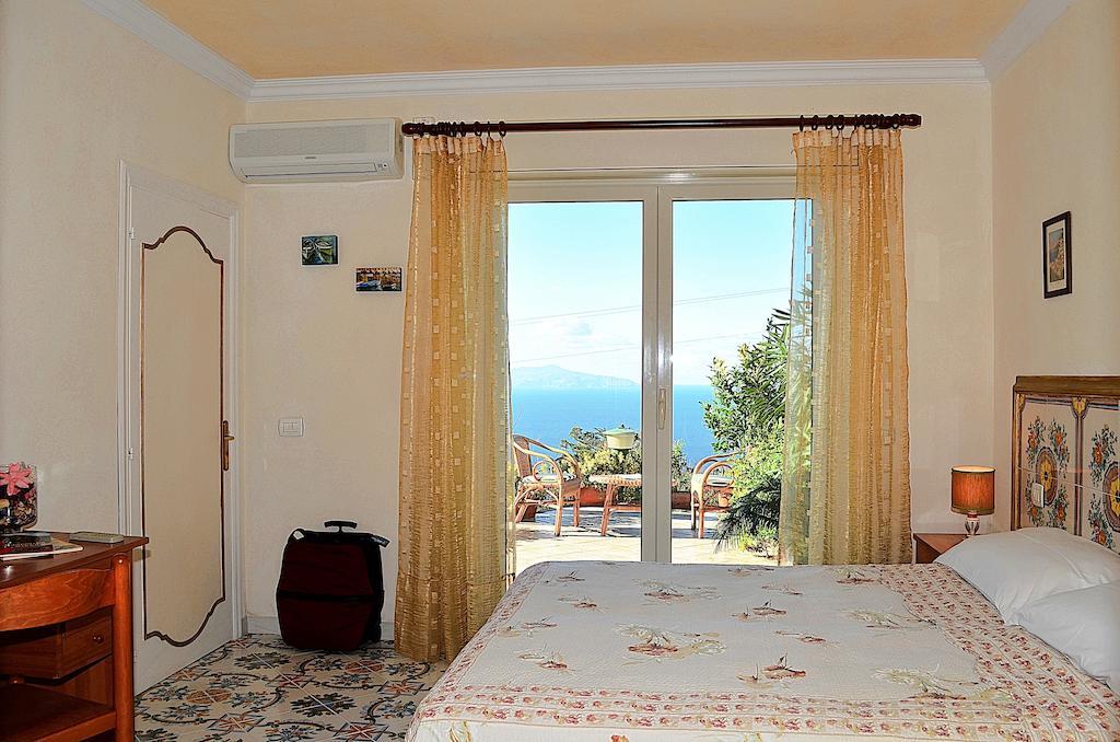 Le Ginestre Di Capri Bb & Holiday House อนากาปรี ภายนอก รูปภาพ
