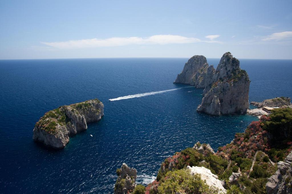 Le Ginestre Di Capri Bb & Holiday House อนากาปรี ภายนอก รูปภาพ