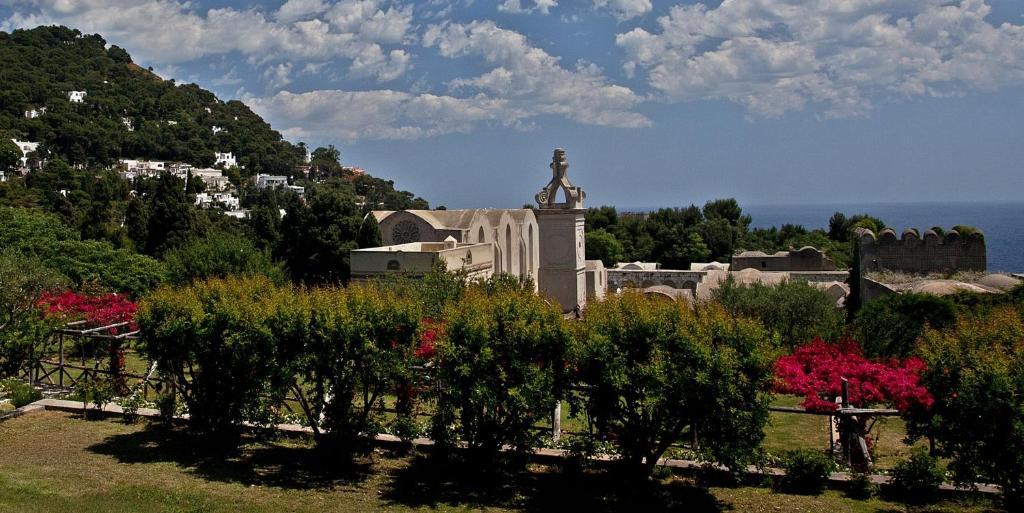 Le Ginestre Di Capri Bb & Holiday House อนากาปรี ภายนอก รูปภาพ