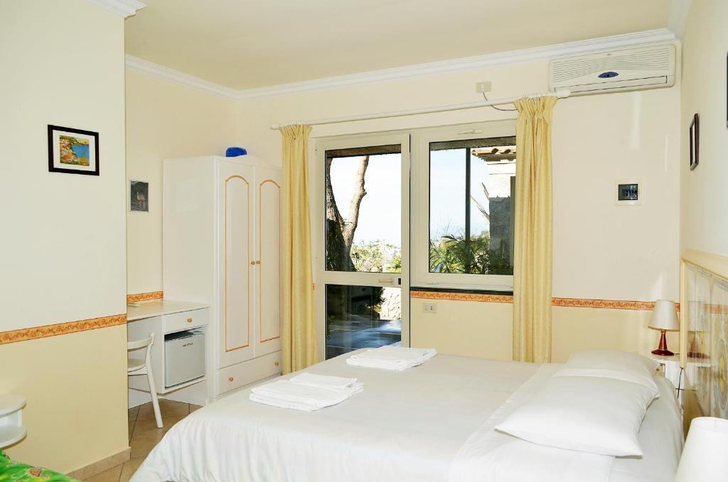 Le Ginestre Di Capri Bb & Holiday House อนากาปรี ห้อง รูปภาพ
