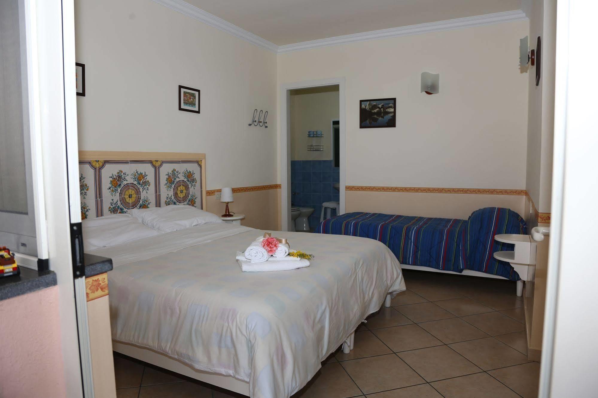 Le Ginestre Di Capri Bb & Holiday House อนากาปรี ภายนอก รูปภาพ