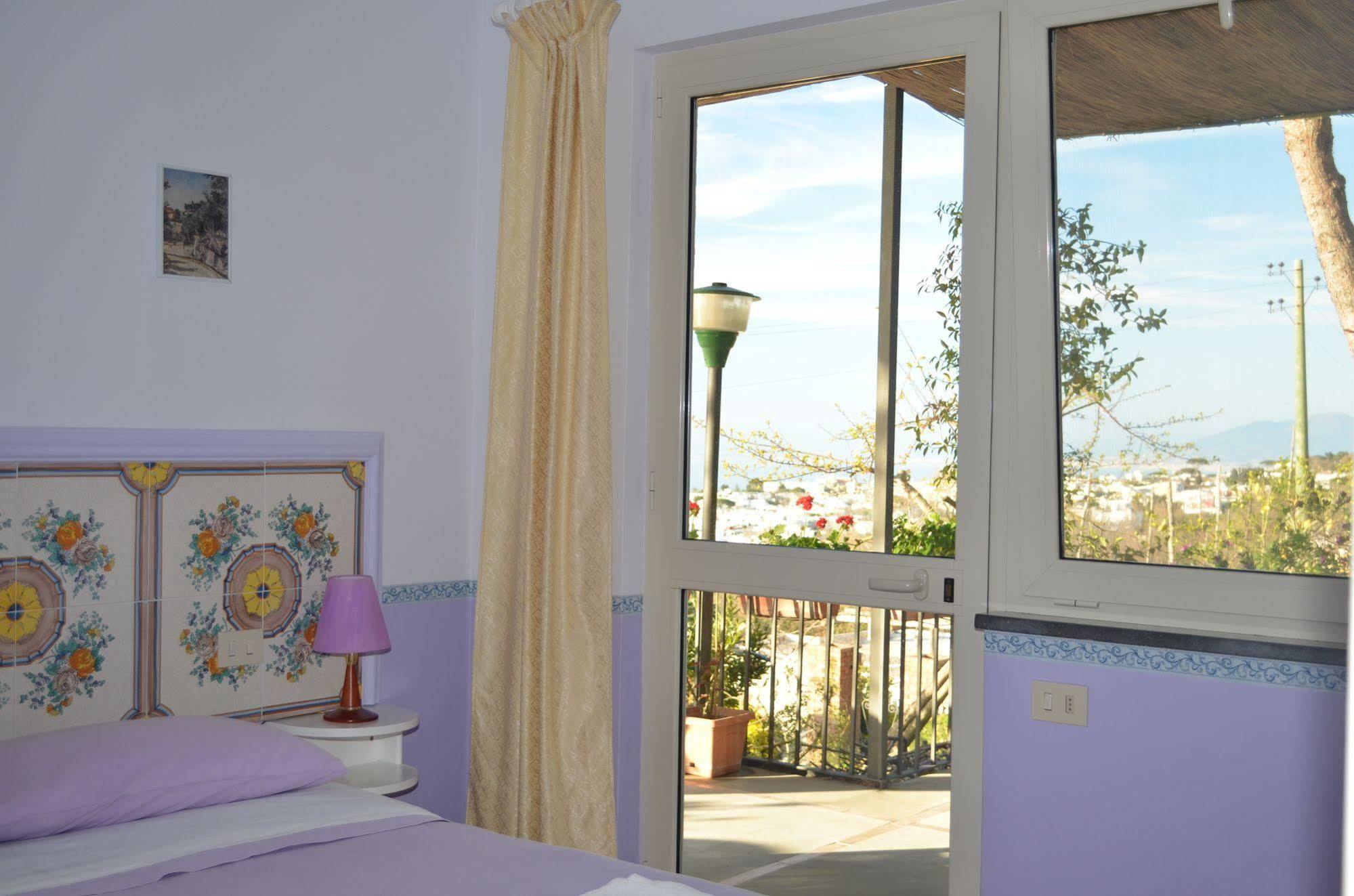 Le Ginestre Di Capri Bb & Holiday House อนากาปรี ภายนอก รูปภาพ
