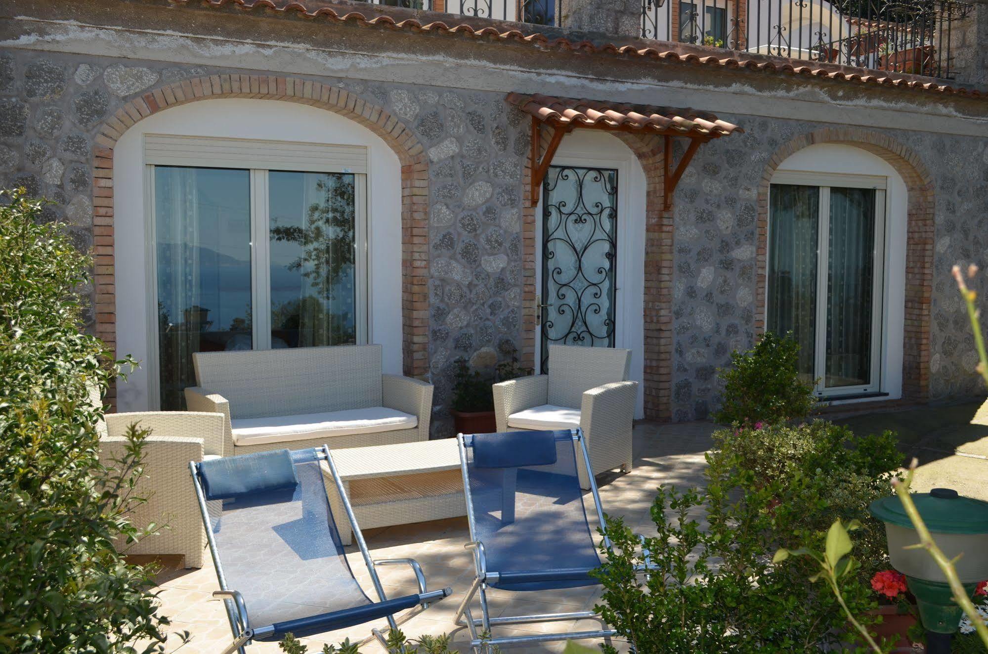 Le Ginestre Di Capri Bb & Holiday House อนากาปรี ภายนอก รูปภาพ