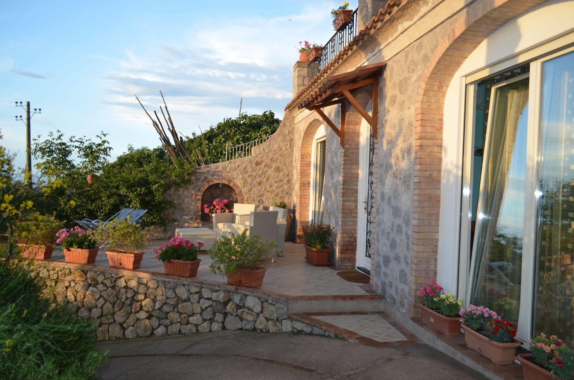 Le Ginestre Di Capri Bb & Holiday House อนากาปรี ภายนอก รูปภาพ